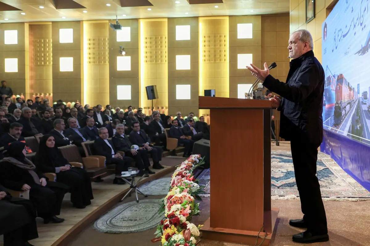 پزشکیان: حمل‌ونقل کشور نیازمند مدیریت یکپارچه، نگاه علمی و آینده‌نگر است