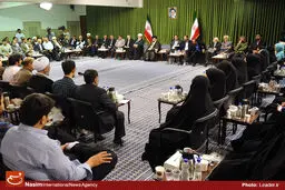 غزل احمد شهریار، شاعر پاکستانی: جز حرف راست هیچ نگوید زبان ما