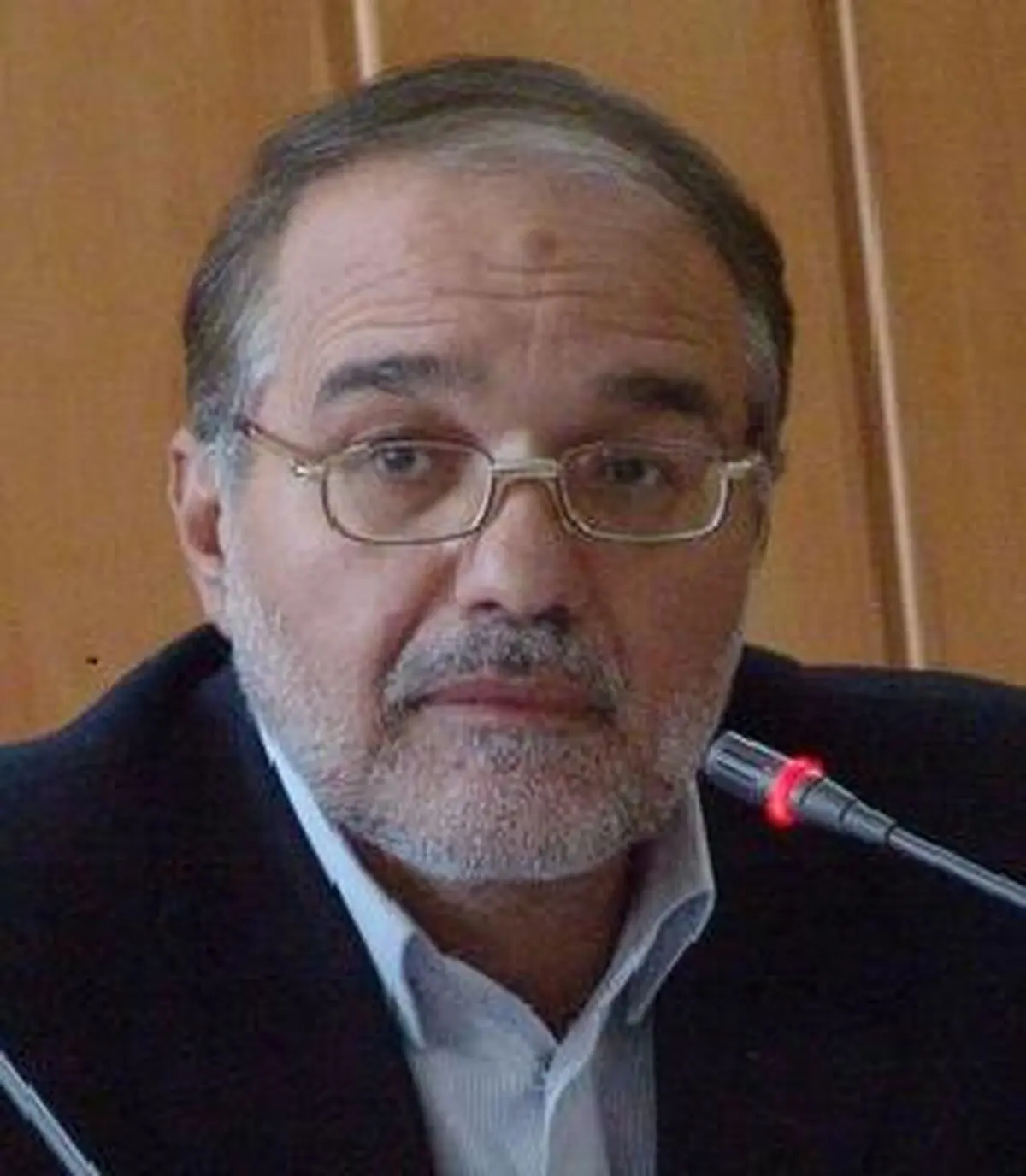 سرمایه‌گذاری در بازارهای پرسود مانند بازار بورس مردم را از بازار غیر رسمی دور می‌کند