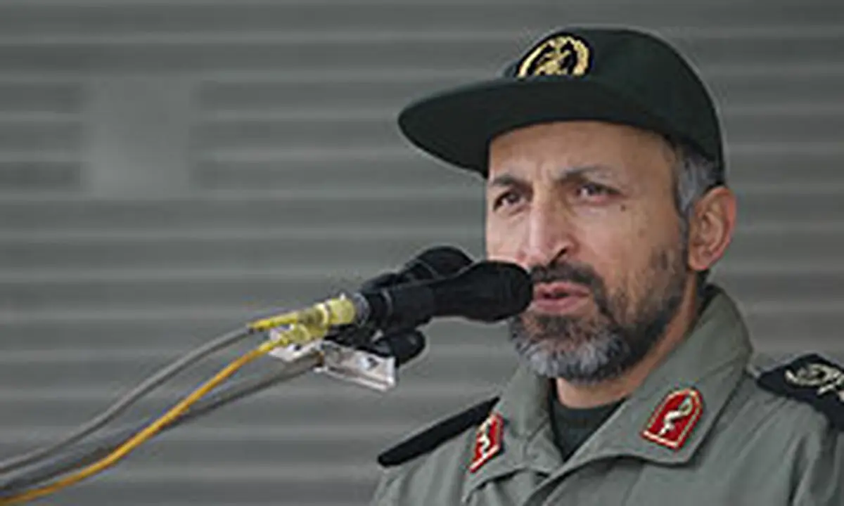 در دشمنی دشمن تردید نکنیم