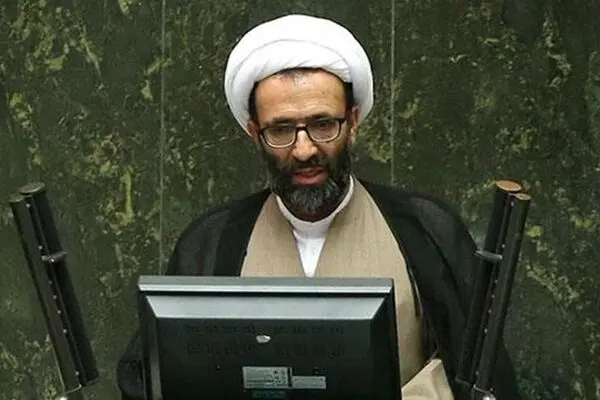 عدم حضور روحانی در مجلس یعنی استنکاف از قانون