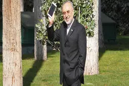 همه‌چیز فدای دریافت و ارسال پیام سیاسی