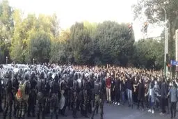 گزارش خبرنگار نسیم‌آنلاین از تجمع در بلوار کشاورز تهران