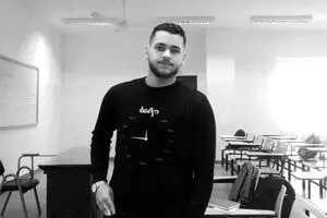 در آغوش یادها