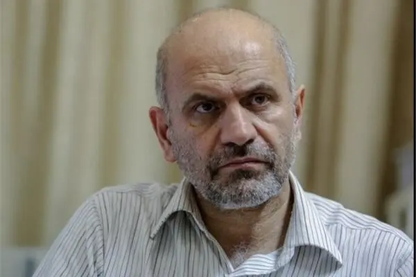  فرشاد مومنی: دولت روحانی در سیاست های تجاری سهل انگاری کرد 