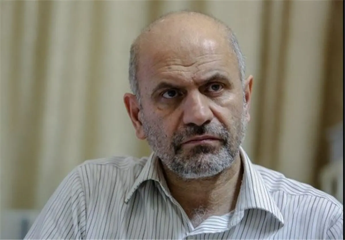  فرشاد مومنی: دولت روحانی در سیاست های تجاری سهل انگاری کرد 
