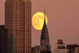 بزرگ‌ترین ابرماه از سال ۲۰۱۹ چهارشنبه شب در آسمان می‌درخشد