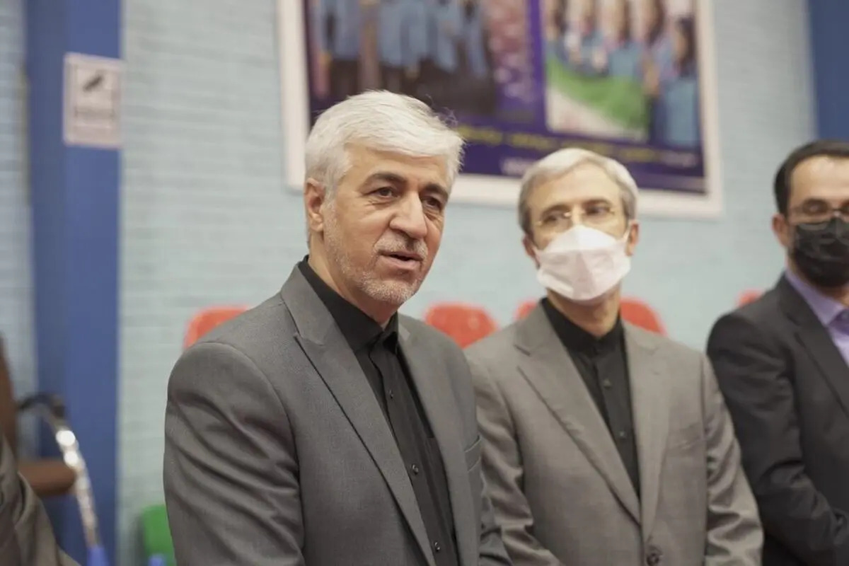 وزیر ورزش: ۴۹ درصد سهام سرخابی‌ها در بورس