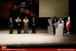 جشنواره مقاومت از  فعالین سینمای دفاع مقدس و برگزیدگان تقدیر کرد