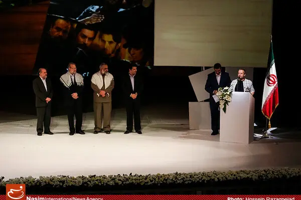 جشنواره مقاومت از  فعالین سینمای دفاع مقدس و برگزیدگان تقدیر کرد
