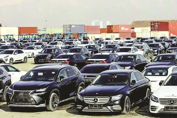 مخالفان طرح خودرویی مجلس چه می‌گویند