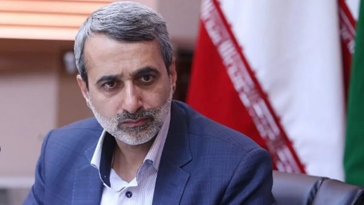 آذری جهرمی دستش را در جیب مردم کرده و باید در اینباره پاسخگو باشد