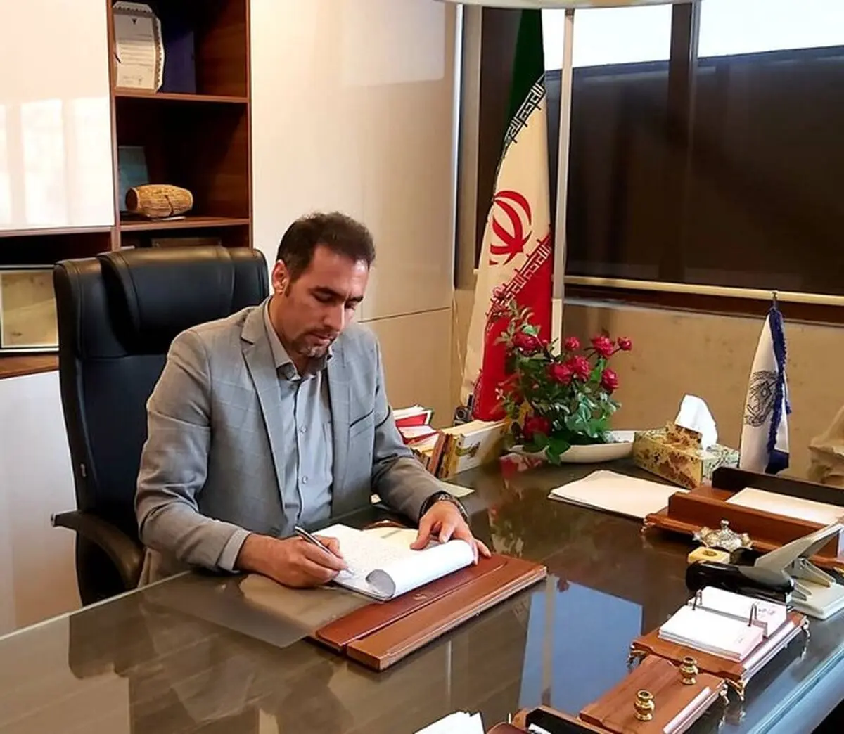 توزیع رانت برای انجام کار کارشناسی