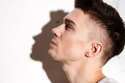 جراحی بینی استخوانی چگونه انجام می‌شود؟ مزایا، عوارض و نتایج