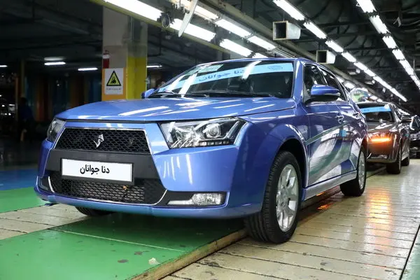 ابلاغ قیمت‌های جدید ایران‌خودرو | توقف نماد بورس در آستانه افزایش قیمت