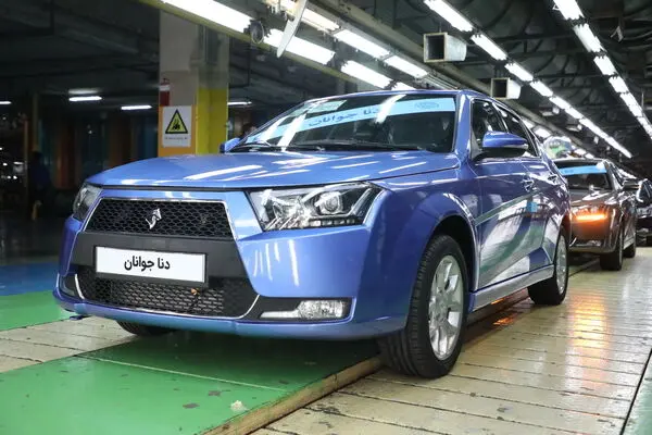 ابلاغ قیمت‌های جدید ایران‌خودرو | توقف نماد بورس در آستانه افزایش قیمت