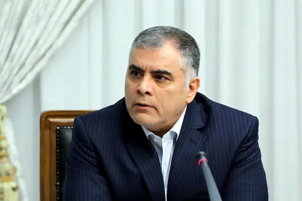 کلاه گشاد صرافی‌ها بر سر «فرزین» و «پاک‌نژاد»