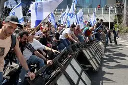 هآرتص: اسرائیل صد سالگی خود را نخواهد دید