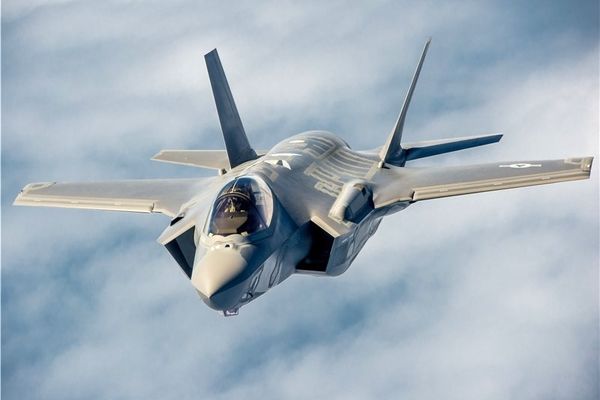 پرواز جنگنده F-۳۵ در آسمان ایران کذب است