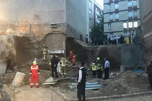 ریزش آوار در جنوب تهران موجب مرگ یک کارگر شد