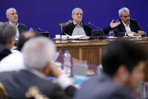 جدال ارزی وزیر اقتصاد و رئیس کل بانک مرکزی در جلسه هیأت عالی بانک مرکزی