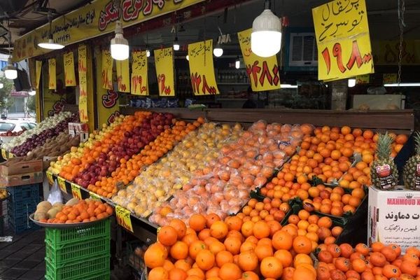 
تفاوت حداقل دوبرابری قیمت خرده فروشان میوه و سبزی با میدان تره بار
