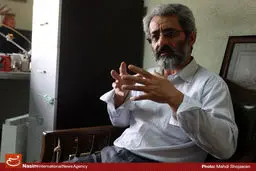 نامزدی بقایی در انتخابات ریاست جمهوری شوخی است/ اطرافیان احمدی‌نژاد در این دوره از انتخابات سلبی عمل می‌کنند