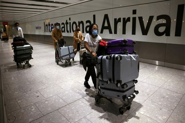 تشدید محدودیت‌های مسافرتی انگلیس خشم مسافران را برانگیخت
