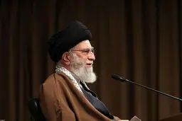 رهبر انقلاب: امام راحل ابعاد فراموش‌شده دین را احیا کرد
