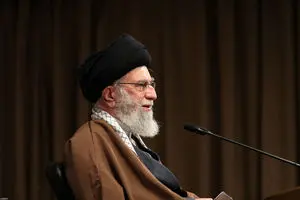 رهبر انقلاب: امام راحل ابعاد فراموش‌شده دین را احیا کرد