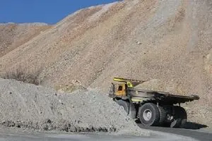 نامه‌ی معدنچیان در اعتراض به رانت واگذاری معادن