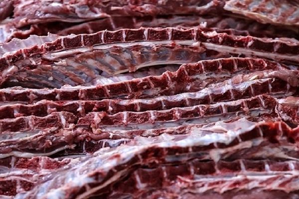 
قیمت گوشت کاهش یافت/ نرخ هر کیلو دام زنده ۵۹ هزار تومان
