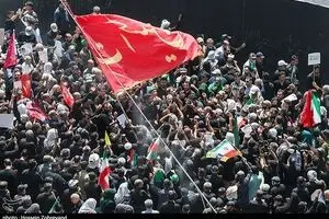 مردم از عزاداری برای رهبر شهید خسته نمی‌شوند؛ جلوه‌ای از وفاداری در آیین‌های سوگواری