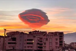 آمریکا اطلاعات مشاهدهٔ بشقاب‌پرنده‌ها را فاش می‌کند؟