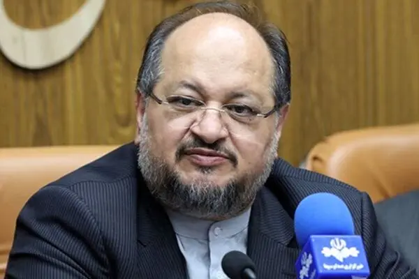 شریعتمداری: حداقل دستمزد کارگران تا پایان سال نهایی می‌شود