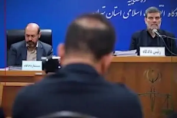 میگن هویدا دزد نبود.. ولی تو جمهوری اسلامی همه دزدن!!