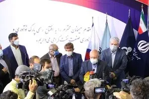حضور چهره با نفوذ اقتصادی در یک افتتاح غیرقانونی