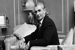 فیلم: محمدرضا پهلوی بزرگترین اختلاسگر قرن بیستم