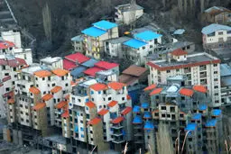 ساخت و ساز بی‌رویه در مناطق کوهستانی دیزین و شمشک