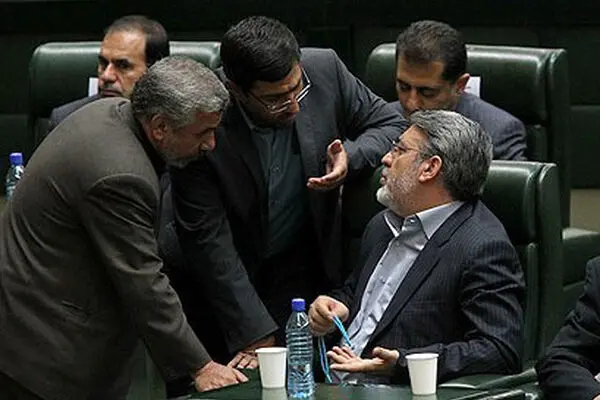 سوال از وزیر کشور درخصوص عدم اجرای طرح حجاب و عفاف