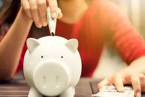 از قلک‌های پلاستیکی تا بازارهای مالی؛ چطور از پولمان پول بسازیم؟