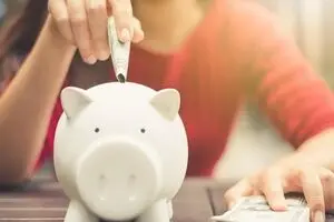 از قلک‌های پلاستیکی تا بازارهای مالی؛ چطور از پولمان پول بسازیم؟