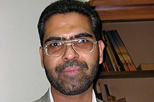 نظام بانکی ما مثل سرطان در اقتصاد ما عمل می‌کند