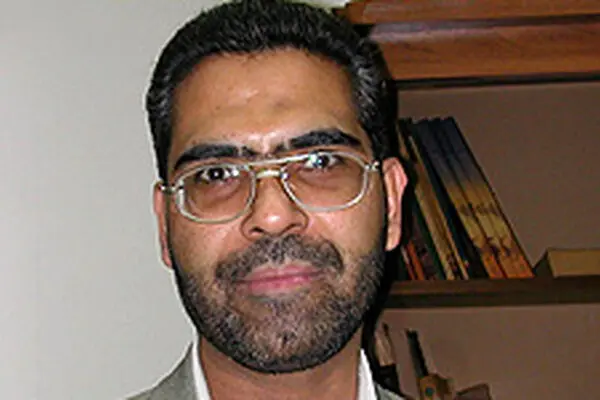 نظام بانکی ما مثل سرطان در اقتصاد ما عمل می‌کند