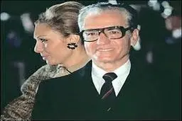 
فیلم: پول توجیبی خاندان پهلوی به نوه امپراطور!
