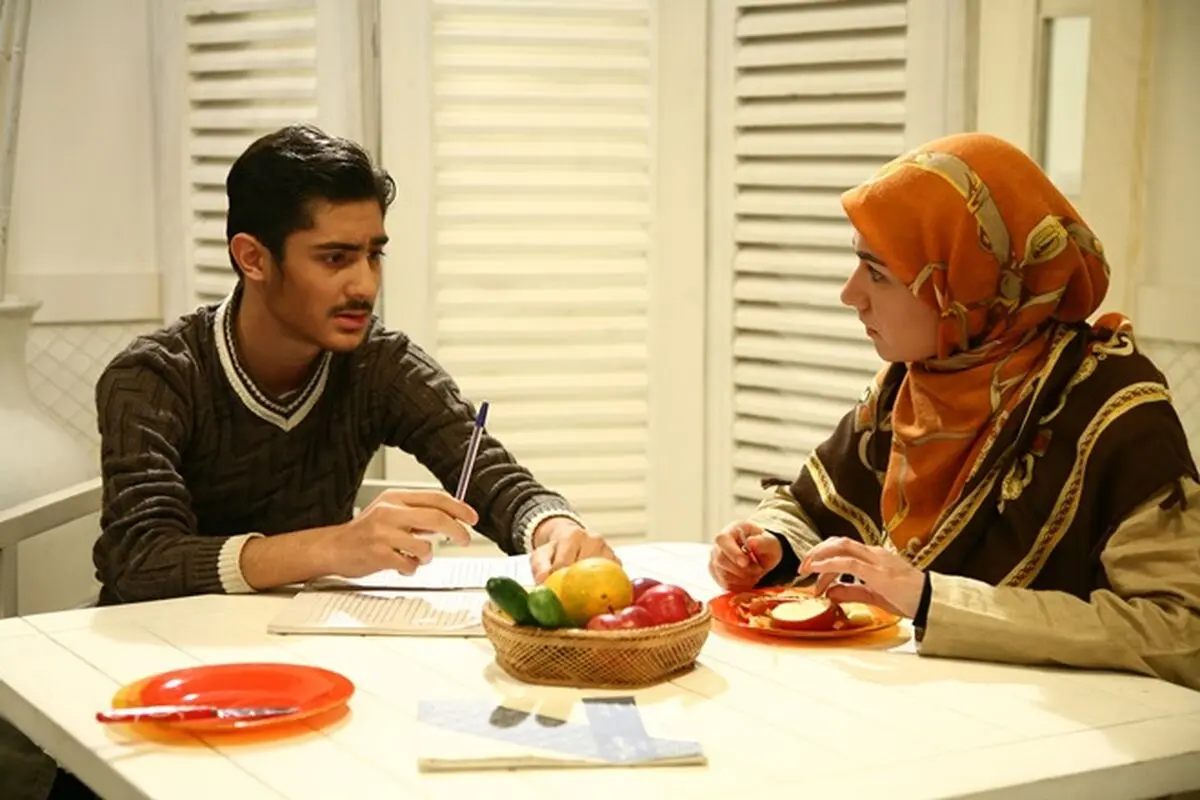 پخش مجموعه "من چه کاره‌ام"