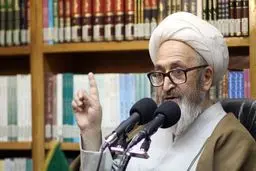 آیت‌الله سبحانی: در محرمات و واجبات نباید ذره‌ای از مسیر حق خارج نشویم