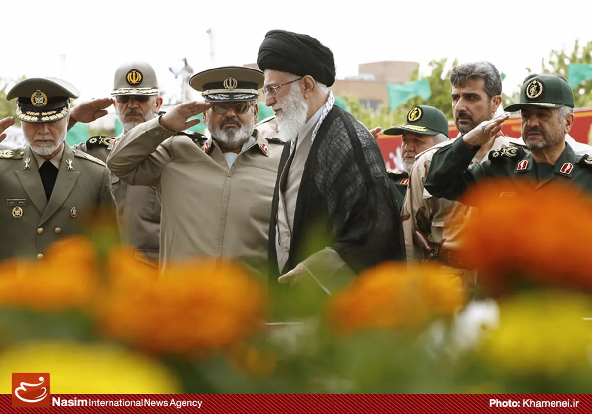 حضور رهبر معظم انقلاب در دانشگاه امام حسین(ع)