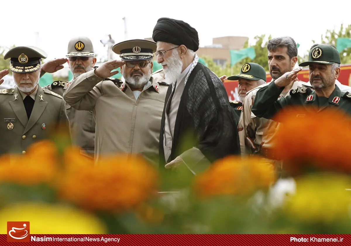حضور رهبر معظم انقلاب در دانشگاه امام حسین(ع)