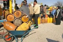 فرماندار خاش: توزیع گاز با قیمت مصوب در سطح شهرستان در حال انجام است